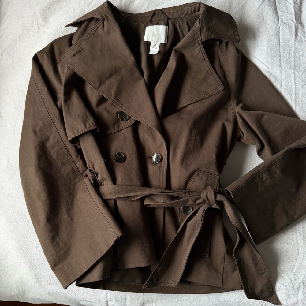 Viral H&M cropped trench (hits at hips)